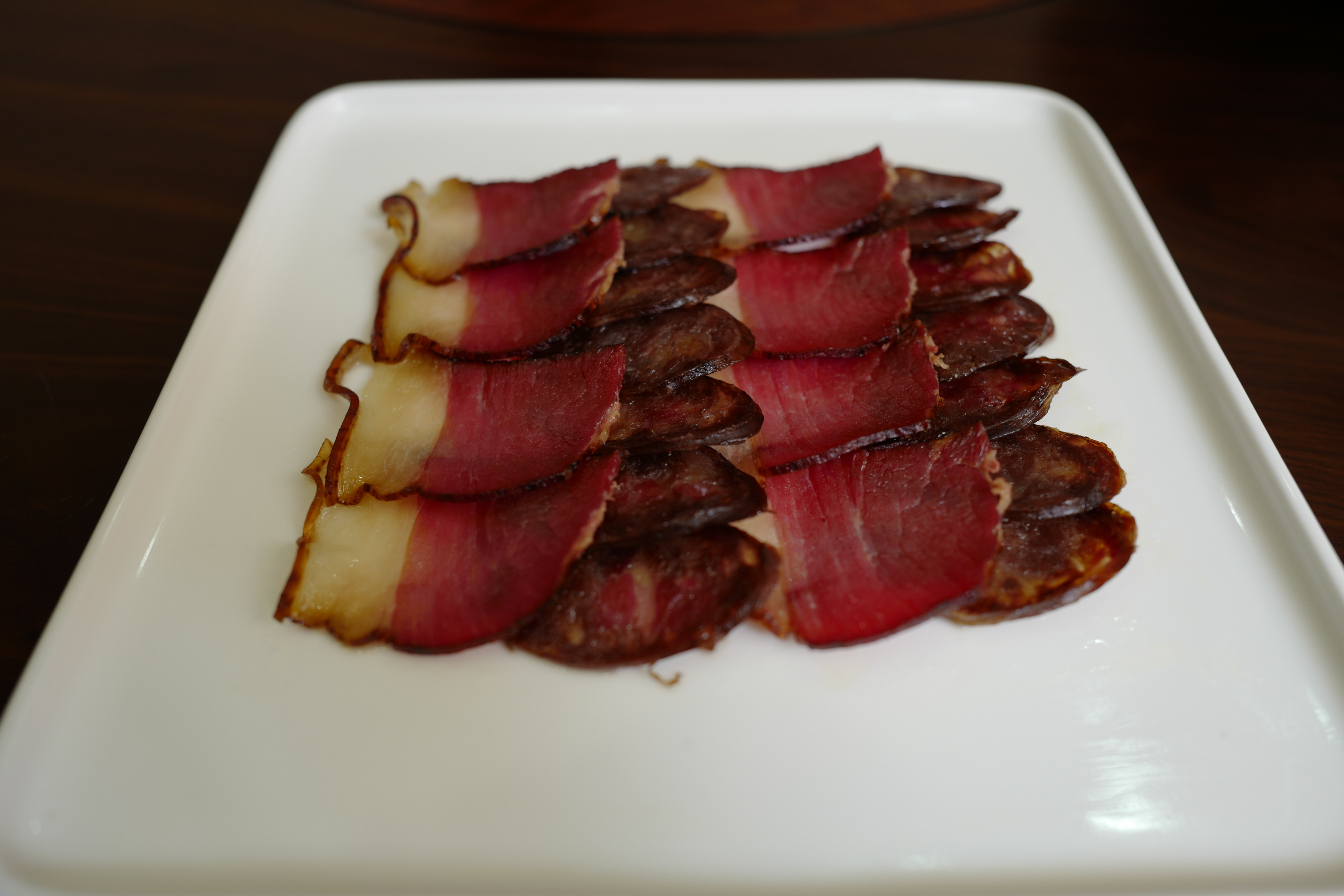 腊肉蒸香肠